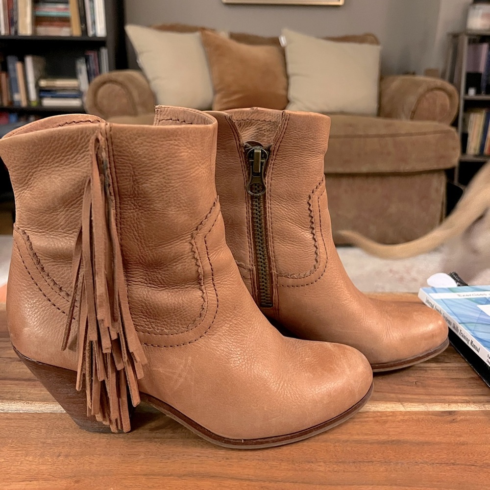 Sam Edelman Western style booties. Pebbled leather. Size 7.